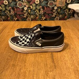 Reversible sequin vans